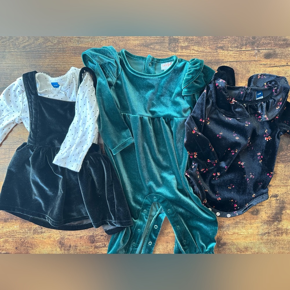 Baby girls 3-6M holiday outfit bundle